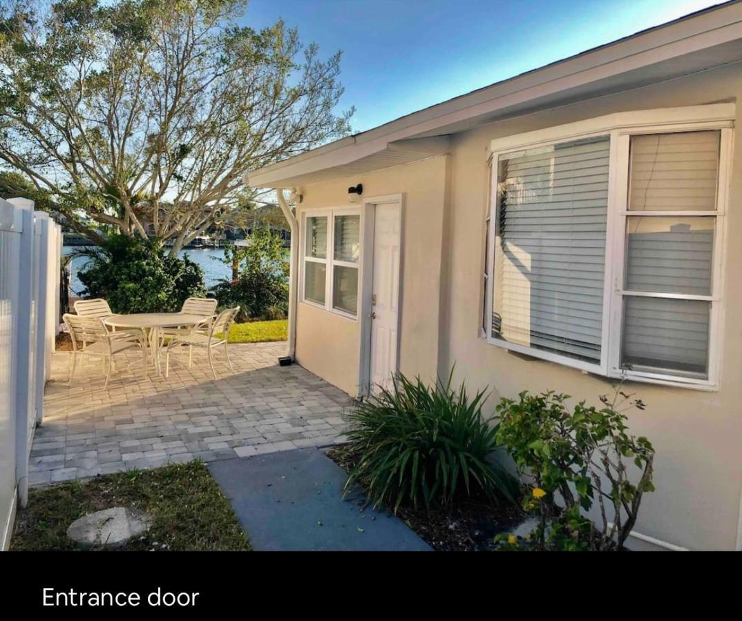 Cheerful Home With One Bedroom Cape Coral Bagian luar foto