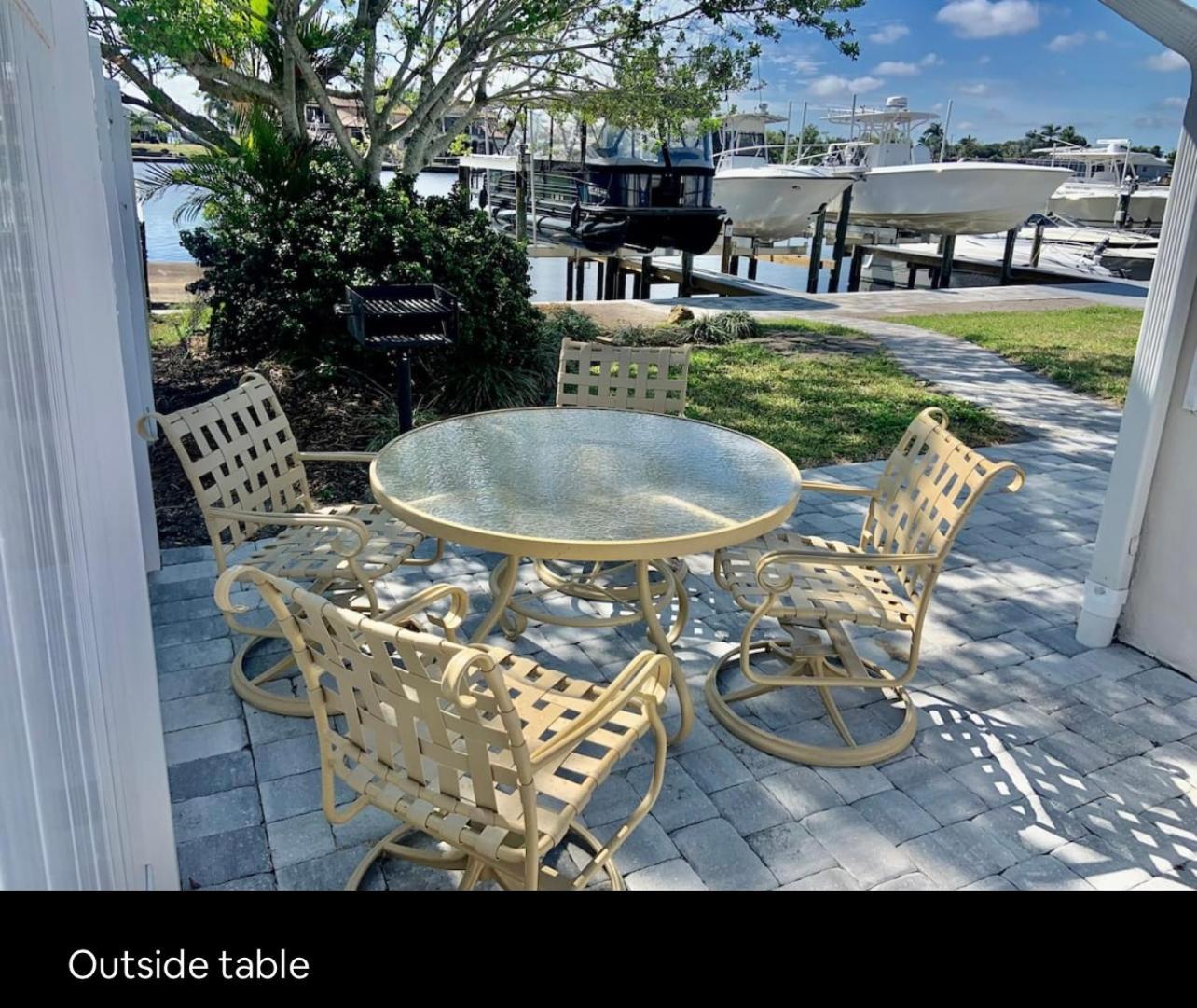 Cheerful Home With One Bedroom Cape Coral Bagian luar foto