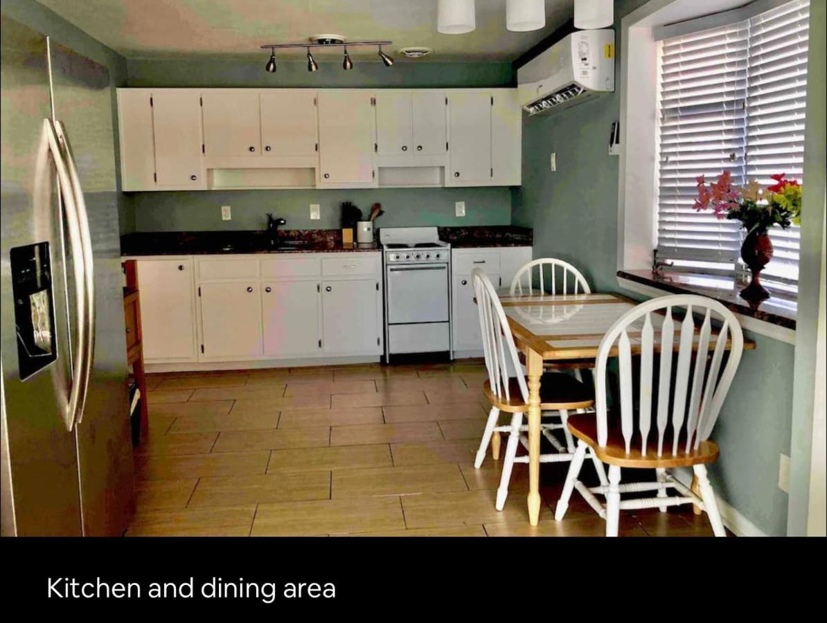 Cheerful Home With One Bedroom Cape Coral Bagian luar foto
